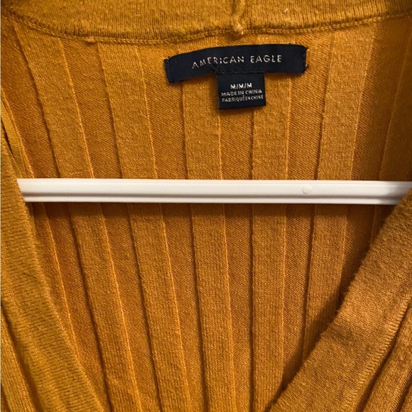 Stunning Yellow V Neck American Eagle Cardigan - Picture 2 of 3